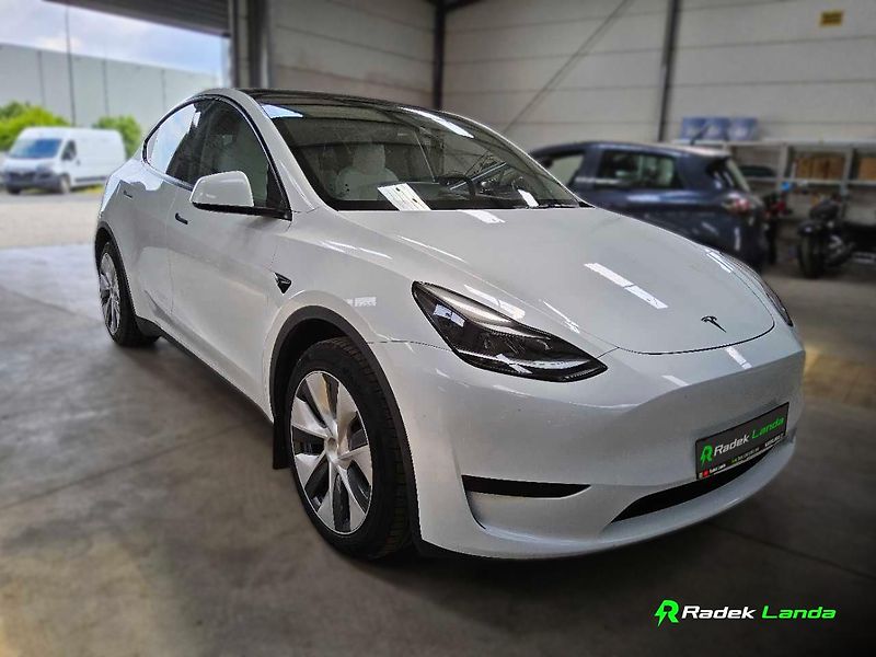 Tesla Model Y (2023) Standard Range RWD, LFP - fotka 1 z 8