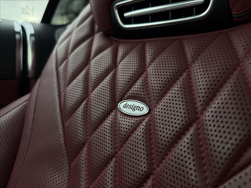 Mercedes-Benz Třídy S 560 4Matic AMG - fotka 32 z 37