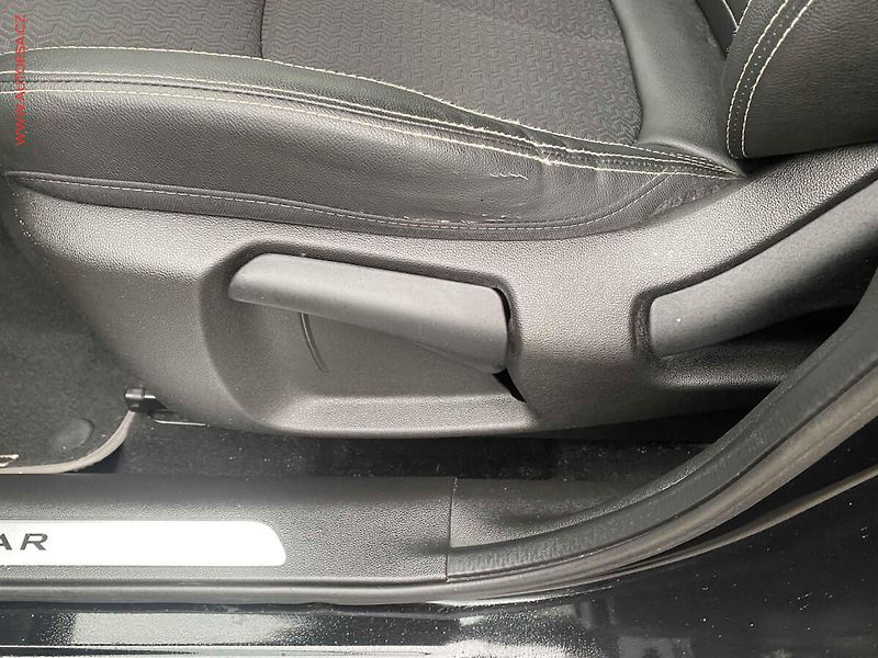 Renault Kadjar (2016) 1.2TCe, Intense, AT, LED - fotka 14 z 18
