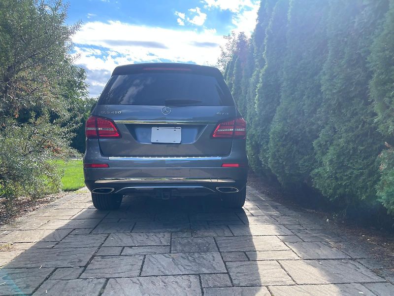 Mercedes-Benz GLS (2017) GLS 450 4MATIC 2017 šedá - fotka 2 z 10
