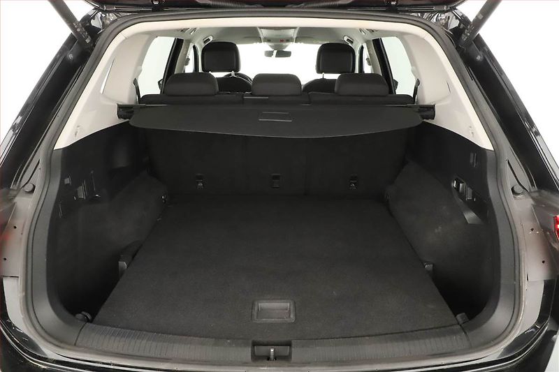 Volkswagen Tiguan Allspace (2023) Elegance 2.0 TSI - fotka 15 z 16