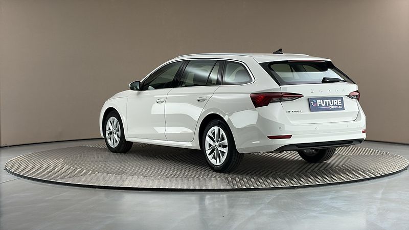 Škoda Octavia 2.0 TDI Style Combi - fotka 2 z 24