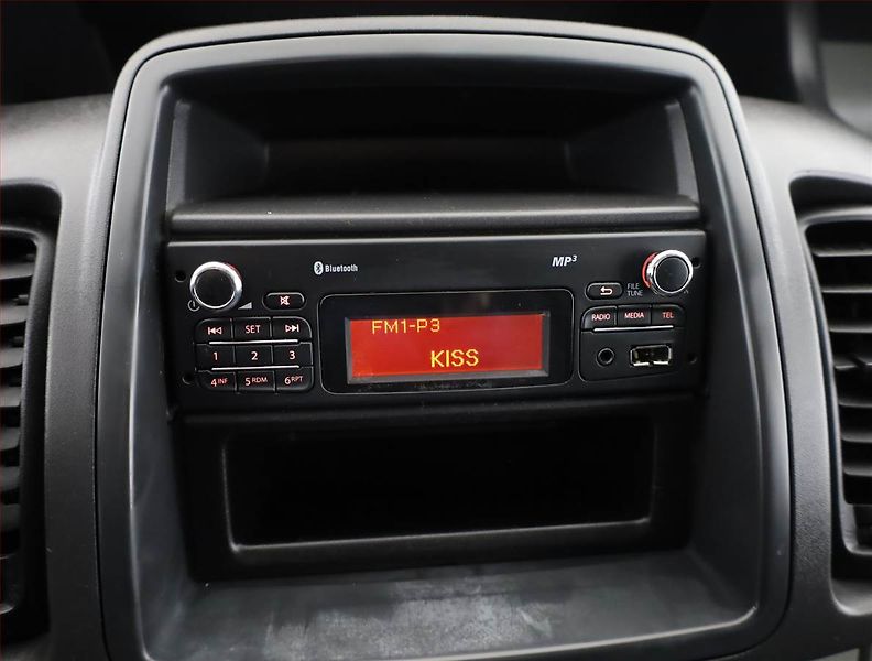 Renault Trafic (2013) 2.0 dCi, 1Maj - fotka 12 z 17