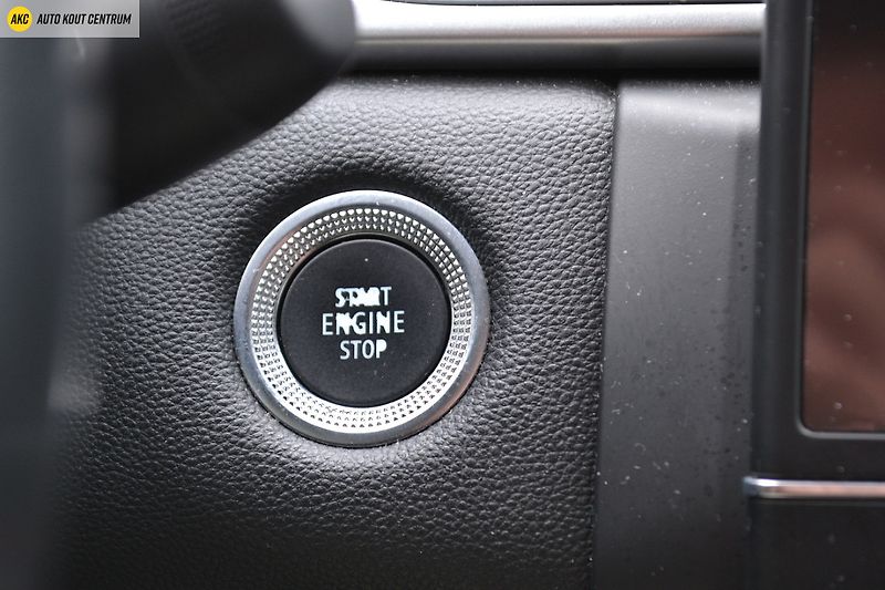 Renault Captur Intens E-TECH HYBRID 145 - fotka 31 z 45