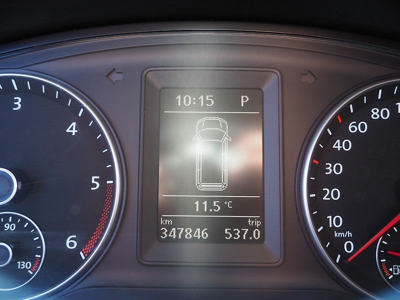 Volkswagen Multivan (2015) 2.0 TDI, 103 kW, 6 míst - fotka 21 z 39