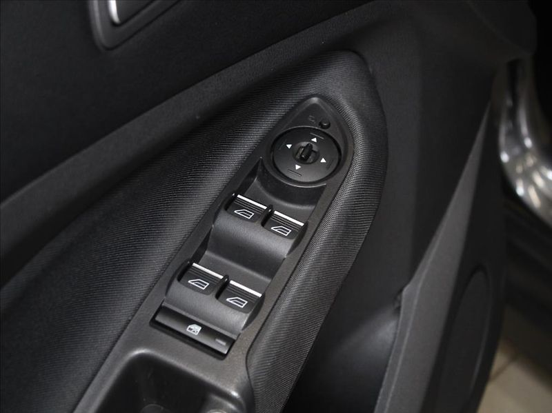 Ford C-MAX 1,0 EBoost 92kW Trend TAŽNÉ ČR - fotka 15 z 18