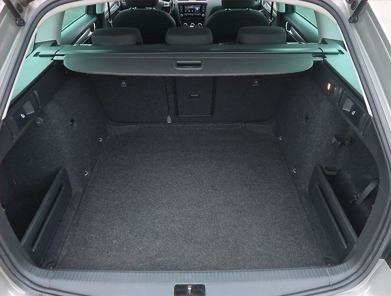 Škoda Octavia (2017) Style 1.6 TDI, Serv.kniha - fotka 12 z 13