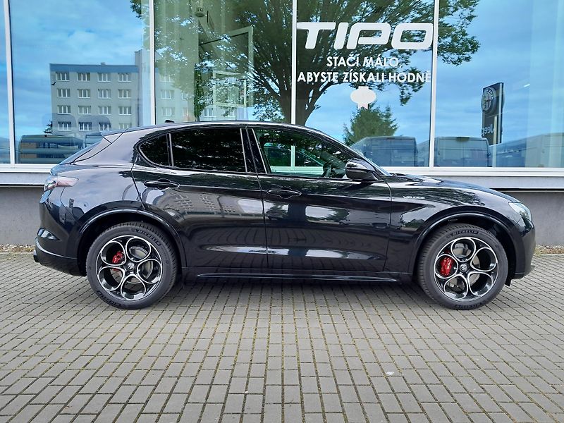 Alfa Romeo Stelvio (2026) Veloce 4x4 2,2 MTJ  210PS - fotka 5 z 33