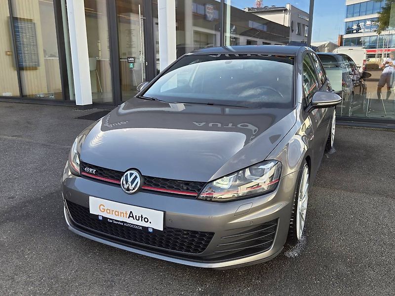 Volkswagen Golf 2.0 GTI - fotografie inzerátu