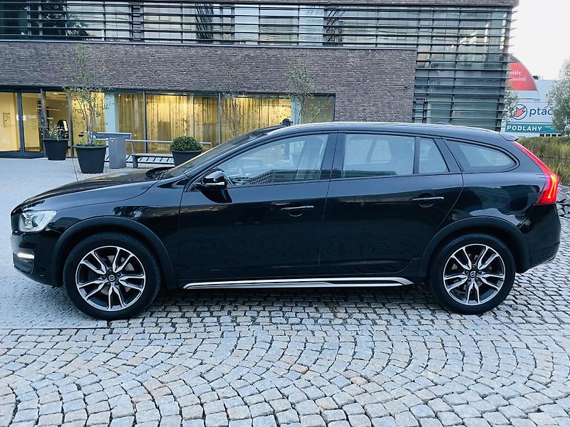 Volvo V60 2.4D4 5V AUTOMAT KAMERA TAŽNÉ - fotka 18 z 46
