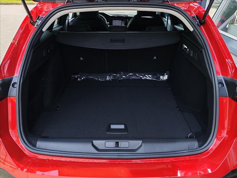 Peugeot 308 (2026) 1.5 308 SW ALLURE BlueHDi 130 - fotka 9 z 16