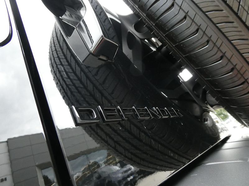 Land Rover Defender 110 4,4 OCTA P635 - fotka 43 z 48