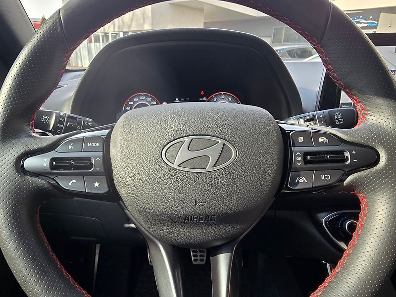 Hyundai i30 1.5i N-Line, serv.kn., 1.maj. - fotka 11 z 27