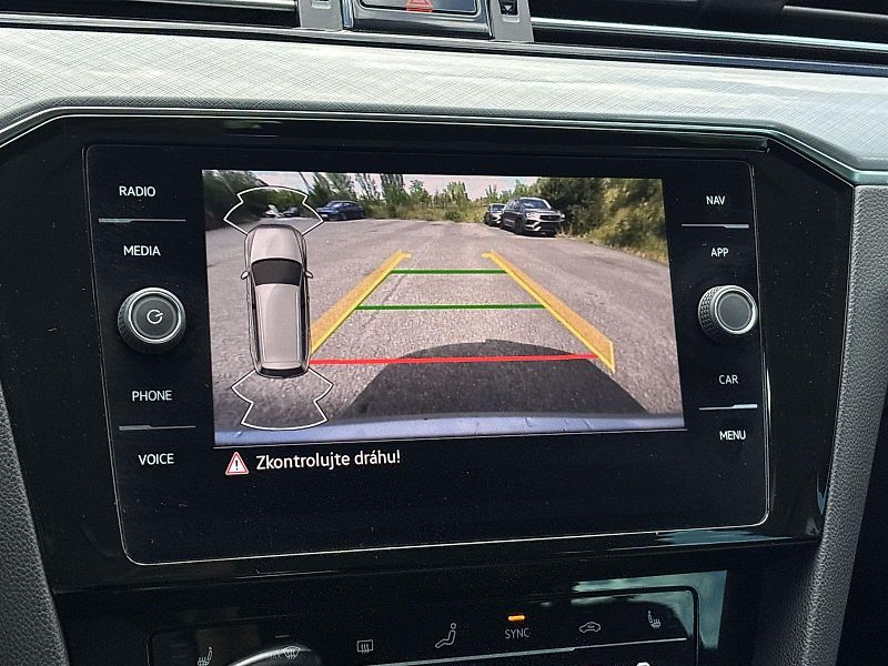 Volkswagen Passat (2023) Variant 1.5 TSI Business - fotka 10 z 26