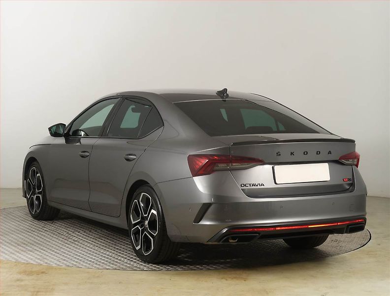 Škoda Octavia (2023) RS 2.0 TSI - fotka 4 z 25