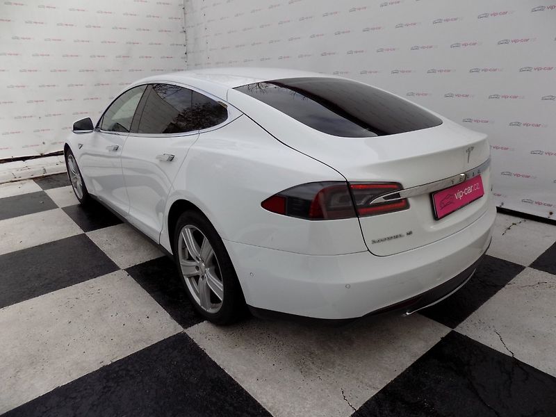 Tesla Model S (2015) 90D/1.Maj.ČR/Ludicrous/762PS/ - fotka 3 z 39