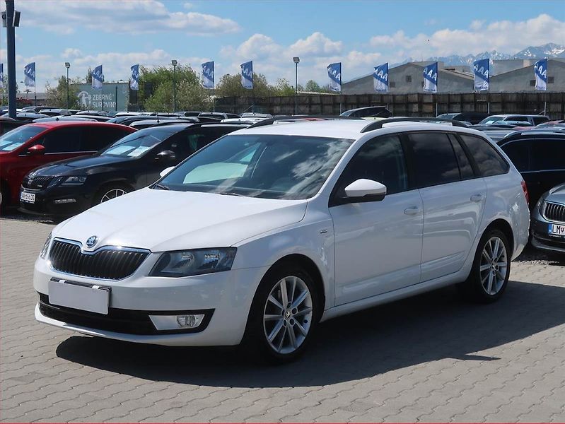Škoda Octavia (2016) 2.0 TDI, Tempomat - fotka 2 z 17