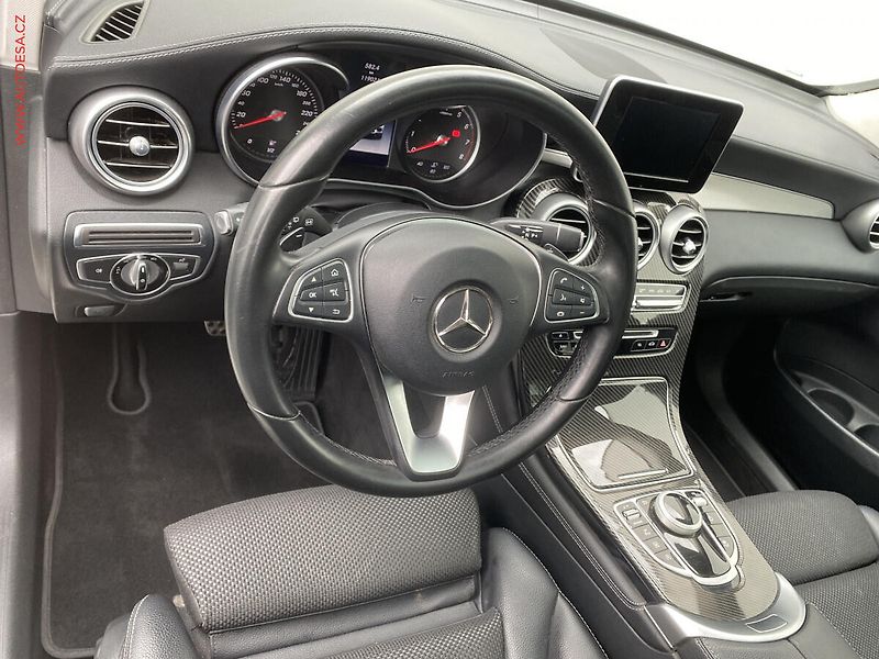Mercedes-Benz GLC (2016) 2.0T GLC250 4M, AT, LED - fotka 13 z 22