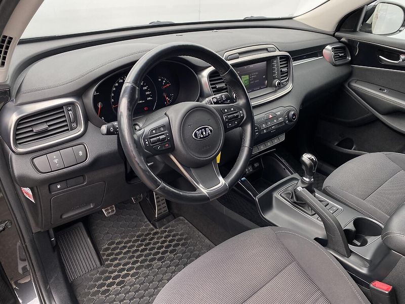 Kia Sorento 2.2 CRDi 147 kW 4WD Exclusive - fotka 7 z 26
