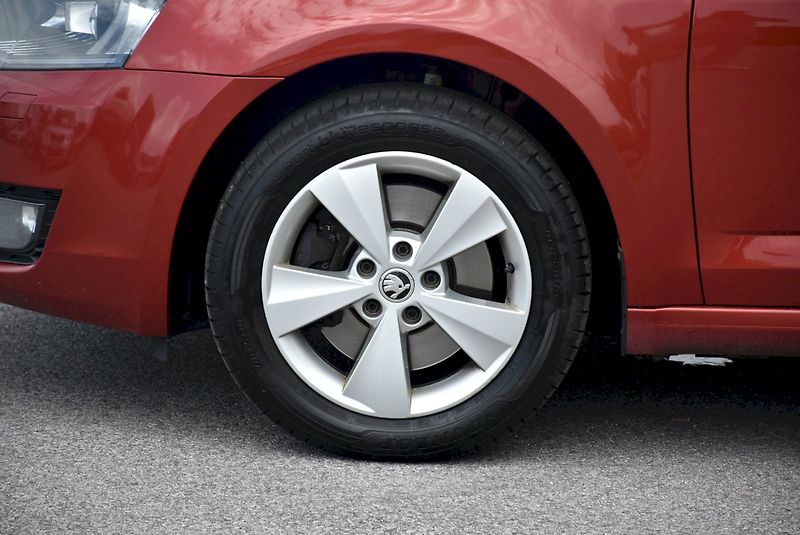 Škoda Octavia (2015) Elegance 1.8 TSI 132 kW - fotka 31 z 31