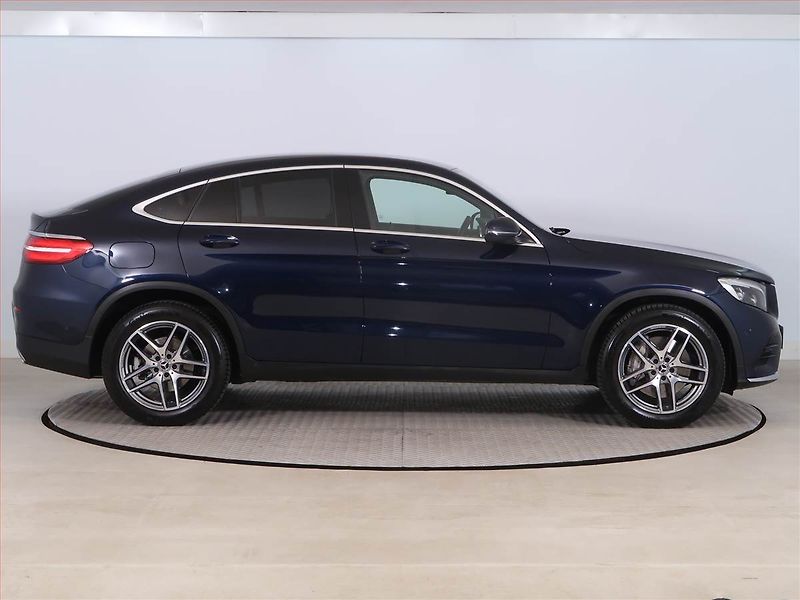 Mercedes-Benz GLC (2018) AMG line 250 - fotka 6 z 25