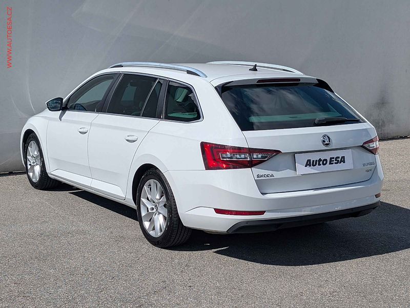Škoda Superb (2018) 2.0 TDI 4x4, Bixen, navi - fotka 4 z 18