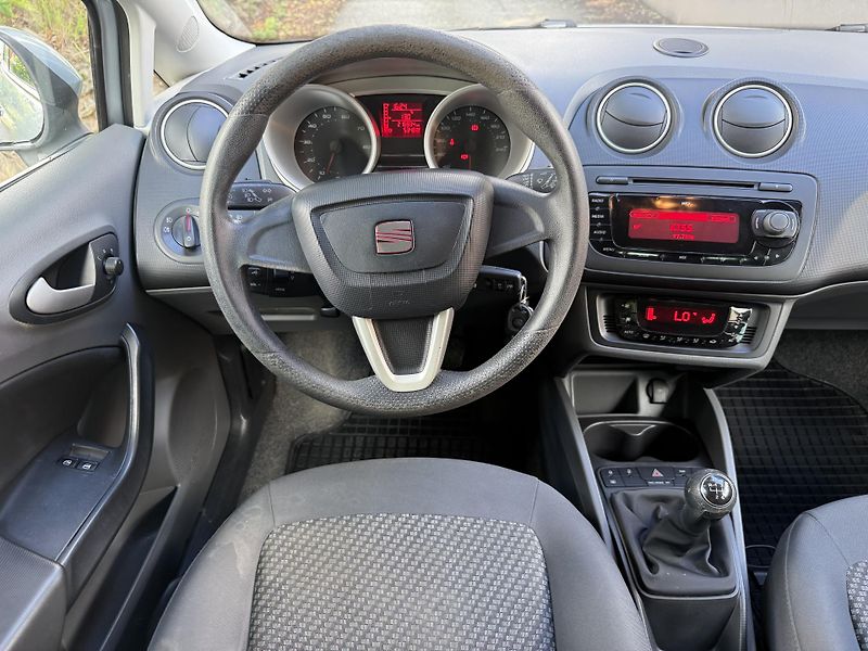 Seat Ibiza 1,4i AUT. KLIMATIZACE - fotka 15 z 20
