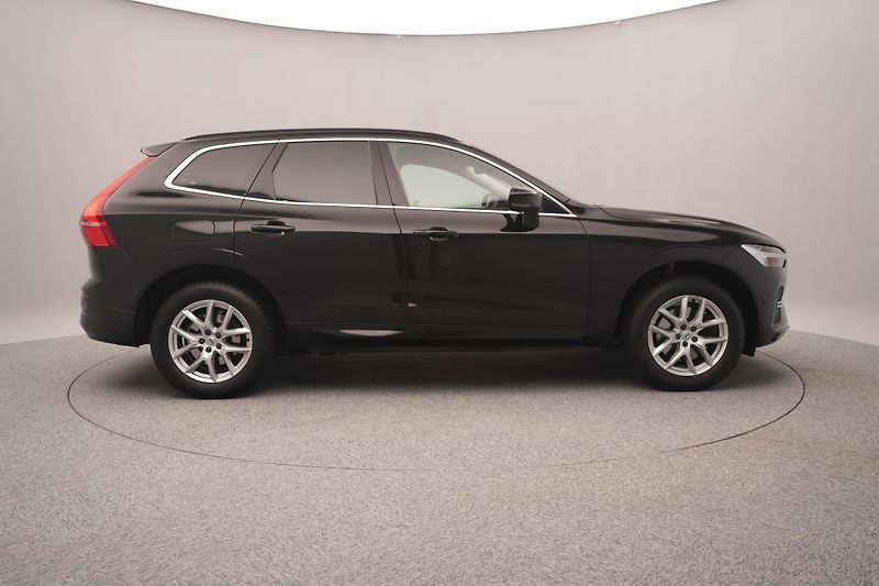 Volvo XC60 B5 AWD CORE CZ AUT 1.MAJ - fotka 11 z 42