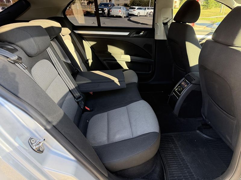 Škoda Superb II 2,0 TDi/103kW - Klima,ESP,. - fotka 35 z 71