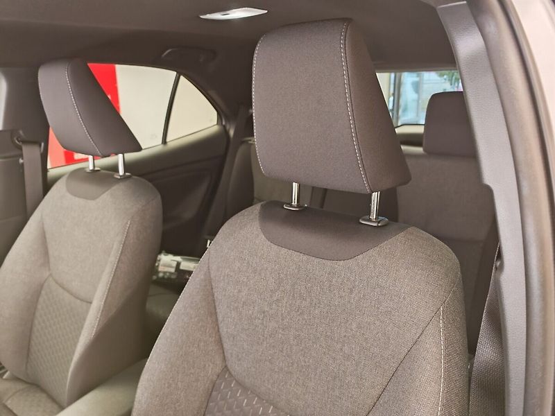 Toyota Yaris Cross 1.5 TNGA HEV 1 CVT Style 2x4 - fotka 14 z 36
