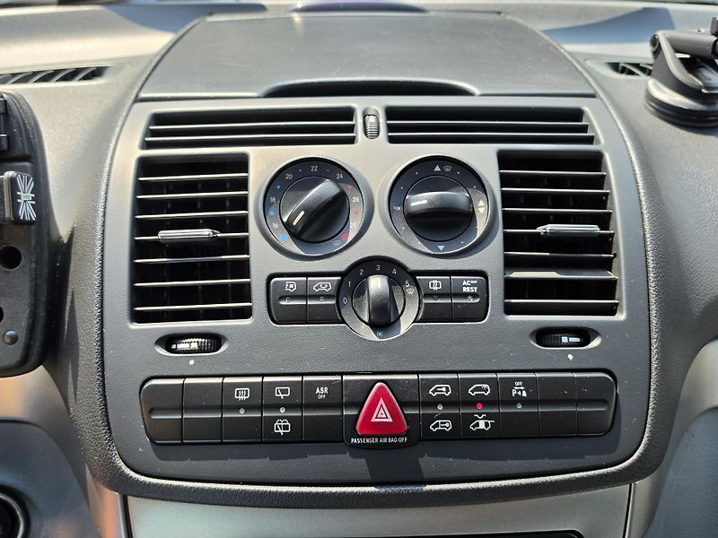 Mercedes-Benz Viano (2006) 2.2CDi 110kW 6-MÍST*PO SERVISU - fotka 17 z 35