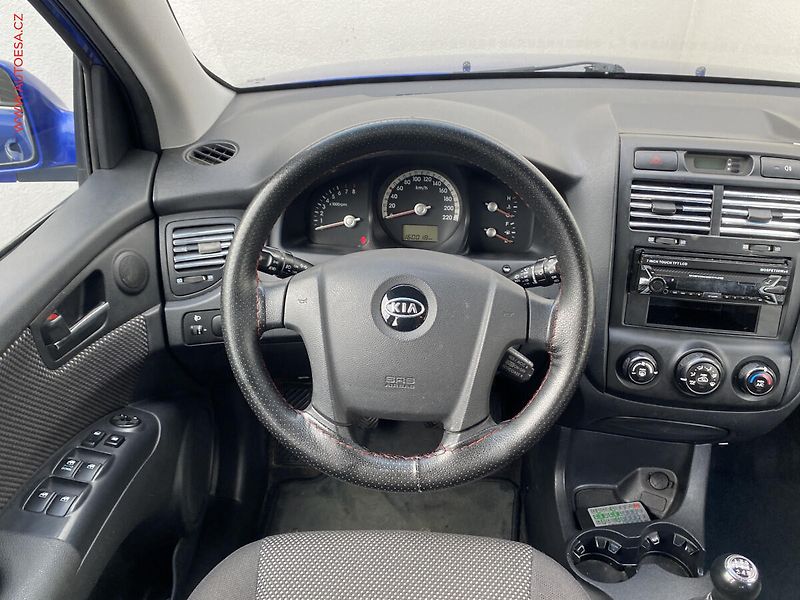 Kia Sportage (2005) 2.0 i - fotka 11 z 14