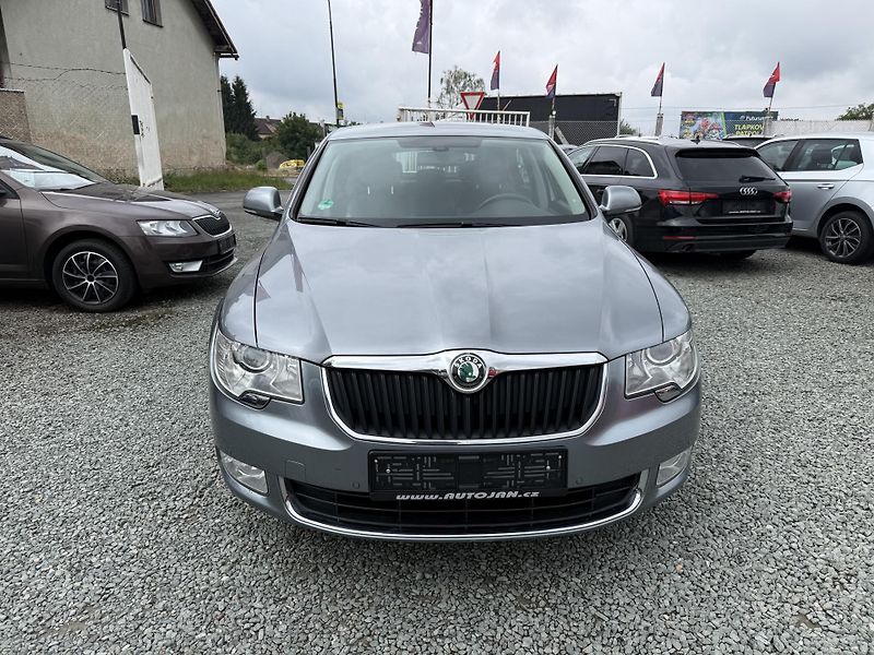 Škoda Superb 1.4 TSI AMBITION - fotka 2 z 14