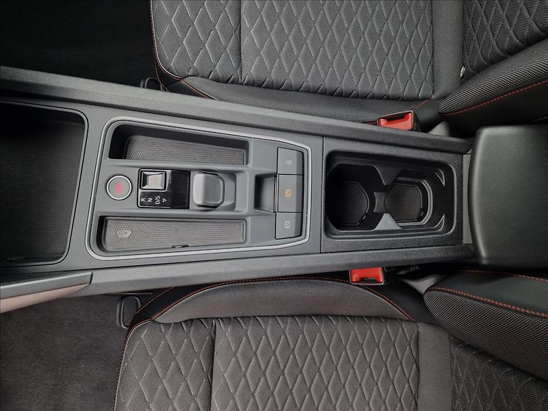 Seat Leon 2.0TDI 110kW DSG FR ST, 1.Maj - fotka 35 z 50