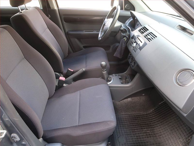 Suzuki Swift (2010) 1.3, 4X4, Serv.kniha - fotka 9 z 17