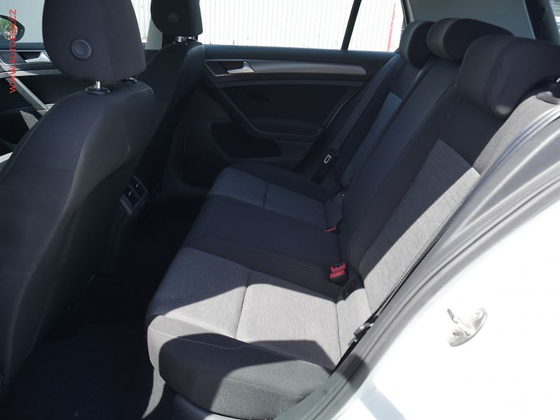 Volkswagen Golf (2013) 1.2 TSi, Trendline, +ALU - fotka 10 z 18