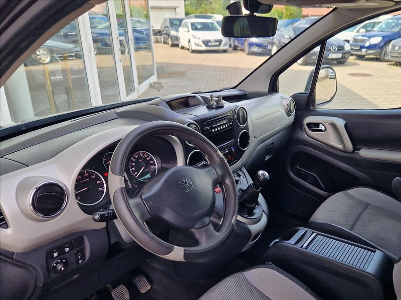 Peugeot Partner 1,6 HDi PANORAMA +ZIMNÍSADAKOL - fotka 21 z 32