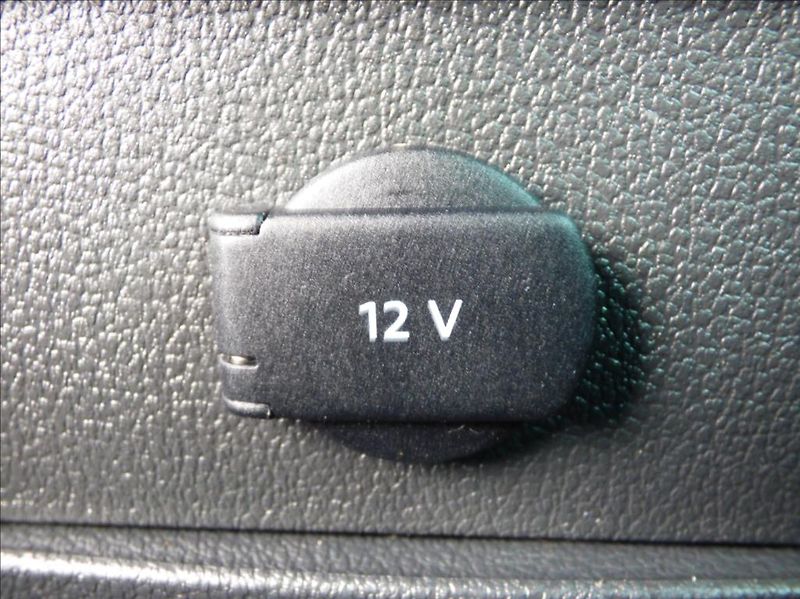 Volkswagen Tiguan 1,4 TSI 90KW SPORT - fotka 25 z 50