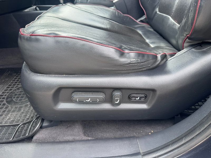 Hyundai Santa Fe (2007) 4X4 2,2CRDI 114KW 7 MÍST AUTOM - fotka 32 z 50