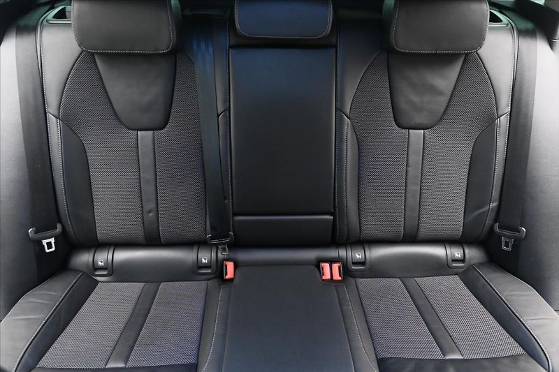 Škoda Octavia 2,0 TDI 110kW DSG Style Záruka - fotka 27 z 30