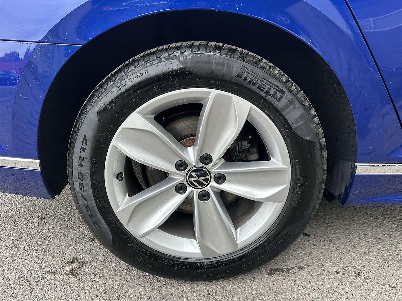Volkswagen Passat Variant (2023) 2.0 TDI 4Motion DSG R-Line - fotka 31 z 35