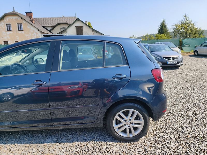 Volkswagen Golf Plus (2010) - fotka 2 z 32