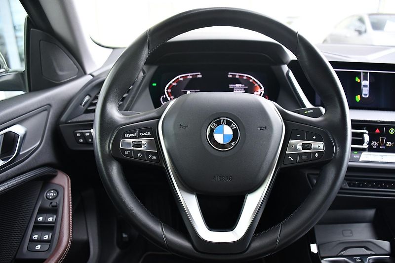 BMW Řada 2 218d NAVI LED REZERVACE - fotka 22 z 39