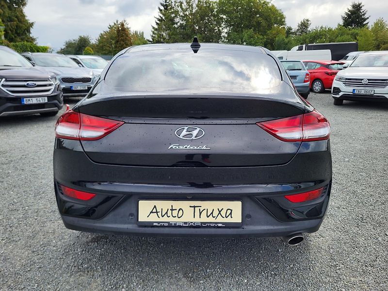 Hyundai i30 FASTBACK 1.5 T-GDI mHEV 118kW - fotka 42 z 47