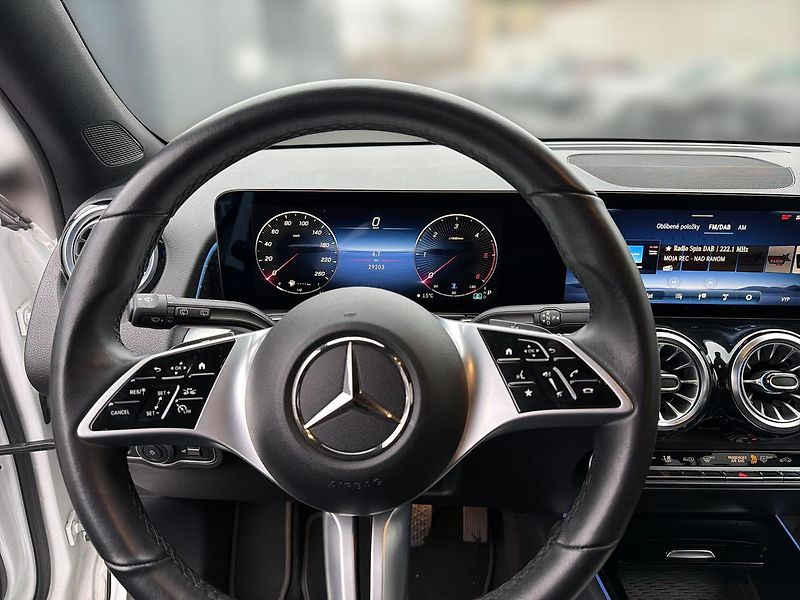 Mercedes-Benz GLB 200d 4M - fotka 10 z 18