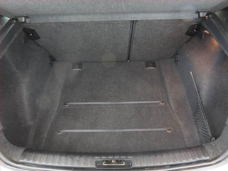BMW Řada 1 (2009) M Paket 118d, Xenony, Tempomat - fotka 14 z 16