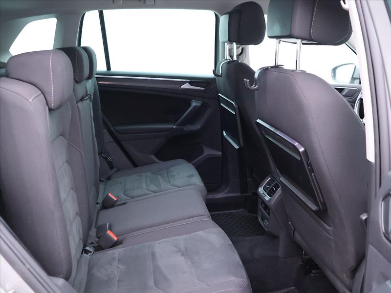 Volkswagen Tiguan 2,0 TDI 176kW DSG Highline DPH - fotka 14 z 39