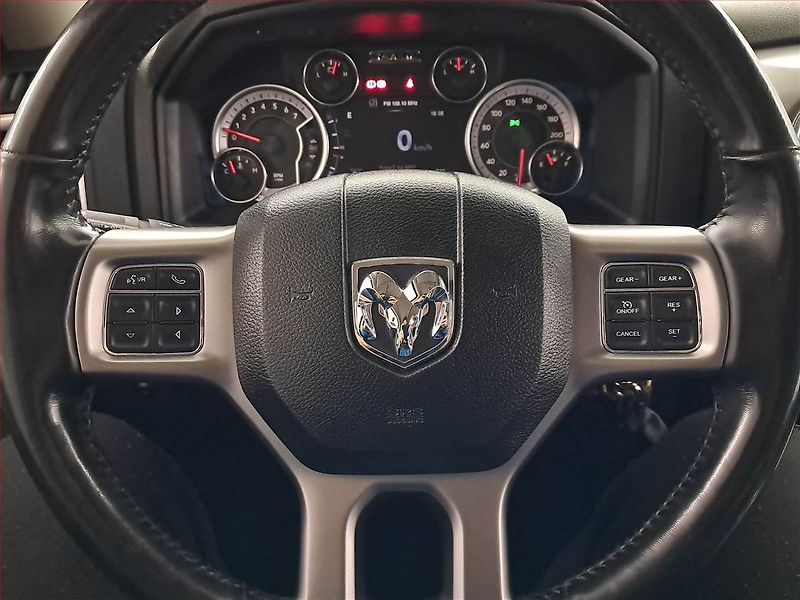 RAM 1500 (2022) 5.7 V8 Hemi - fotka 17 z 18