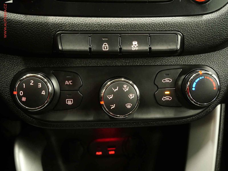 Kia Ceed (2013) 1.4i, 1.maj,ČR, servis.kniha - fotka 19 z 22