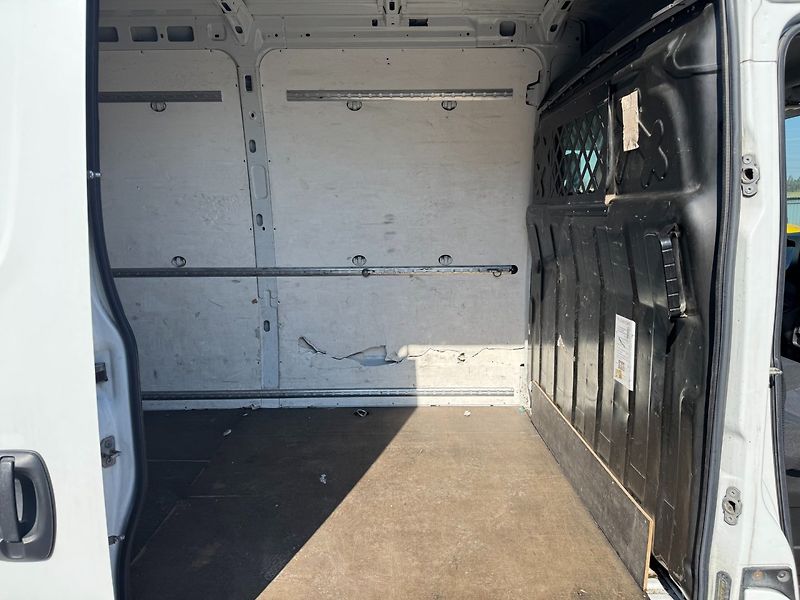 Iveco Daily (2019) 35S16 2.3 115 Kw - fotka 21 z 22